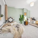 Apartman Elegant Redhill Drive Retreat Near Eastville Park 4 Bedroom By Altoluxo Short Lets & Serviced Bristol