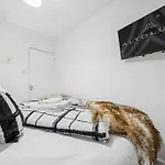 Elegant Redhill Drive Retreat Near Eastville Park 4 Bedroom By Altoluxo Short Lets & Serviced 아파트 *
