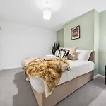 Elegant Redhill Drive Retreat Near Eastville Park 4 Bedroom By Altoluxo Short Lets & Serviced Bristol