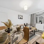 Elegant Redhill Drive Retreat Near Eastville Park 4 Bedroom By Altoluxo Short Lets & Serviced 아파트 *