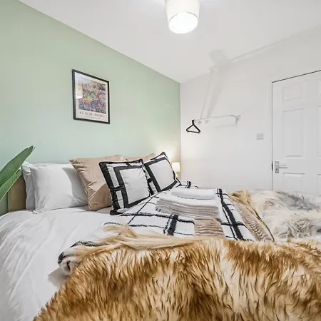 Apartmán Elegant Redhill Drive Retreat Near Eastville Park 4 Bedroom By Altoluxo Short Lets & Serviced *