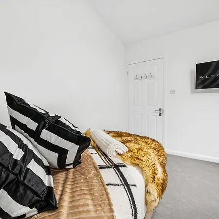Elegant Redhill Drive Retreat Near Eastville Park 4 Bedroom By Altoluxo Short Lets & Serviced Apartmán Bristol