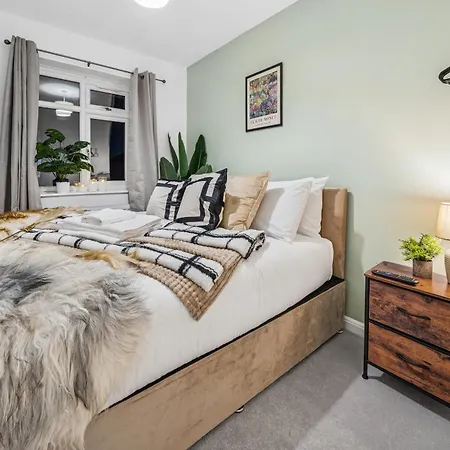 Apartmán Elegant Redhill Drive Retreat Near Eastville Park 4 Bedroom By Altoluxo Short Lets & Serviced