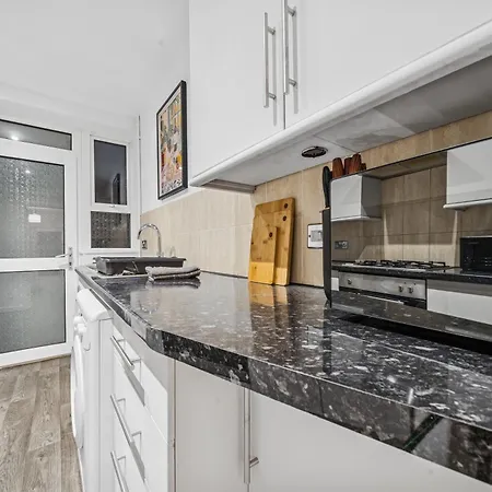 Elegant Redhill Drive Retreat Near Eastville Park 4 Bedroom By Altoluxo Short Lets & Serviced Apartmán *