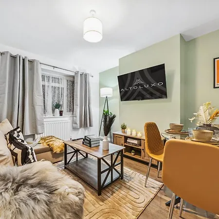Elegant Redhill Drive Retreat Near Eastville Park 4 Bedroom By Altoluxo Short Lets & Serviced Apartmán