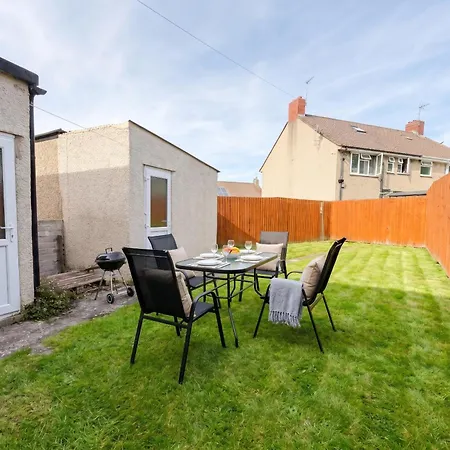 Elegant Redhill Drive Retreat Near Eastville Park 4 Bedroom By Altoluxo Short Lets & Serviced * Bristol