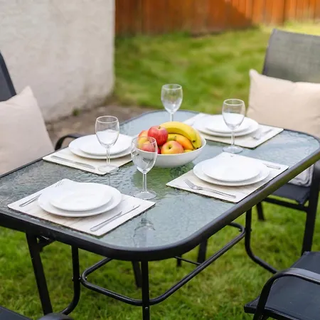 Elegant Redhill Drive Retreat Near Eastville Park 4 Bedroom By Altoluxo Short Lets & Serviced *