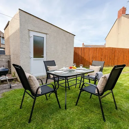 Elegant Redhill Drive Retreat Near Eastville Park 4 Bedroom By Altoluxo Short Lets & Serviced Apartmán Bristol