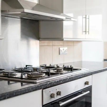 Elegant Redhill Drive Retreat Near Eastville Park 4 Bedroom By Altoluxo Short Lets & Serviced Apartmán Bristol