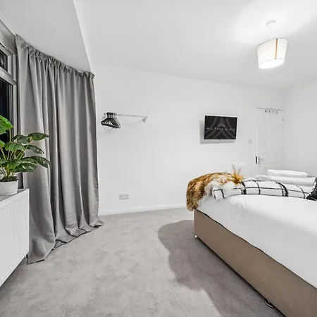 Apartamento Elegant Redhill Drive Retreat Near Eastville Park 4 Bedroom By Altoluxo Short Lets & Serviced Bristol