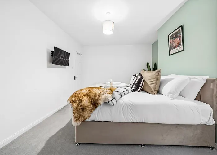 Apartamento Elegant Redhill Drive Retreat Near Eastville Park 4 Bedroom By Altoluxo Short Lets & Serviced *