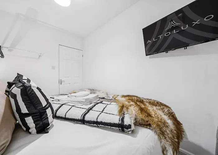 Elegant Redhill Drive Retreat Near Eastville Park 4 Bedroom By Altoluxo Short Lets & Serviced Apartamento *