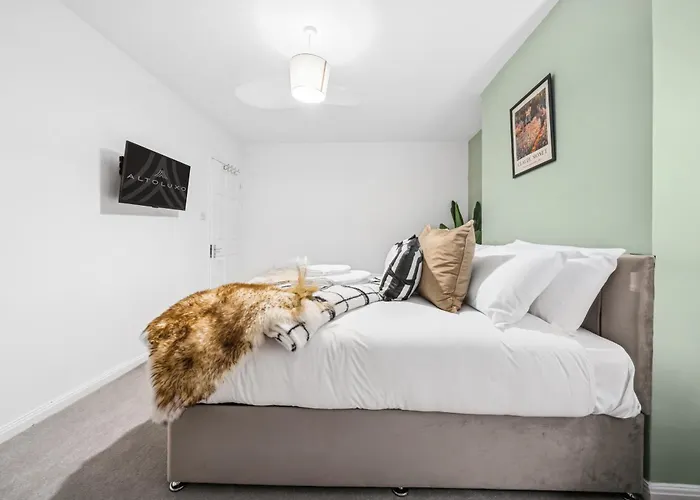 Elegant Redhill Drive Retreat Near Eastville Park 4 Bedroom By Altoluxo Short Lets & Serviced Apartamento *