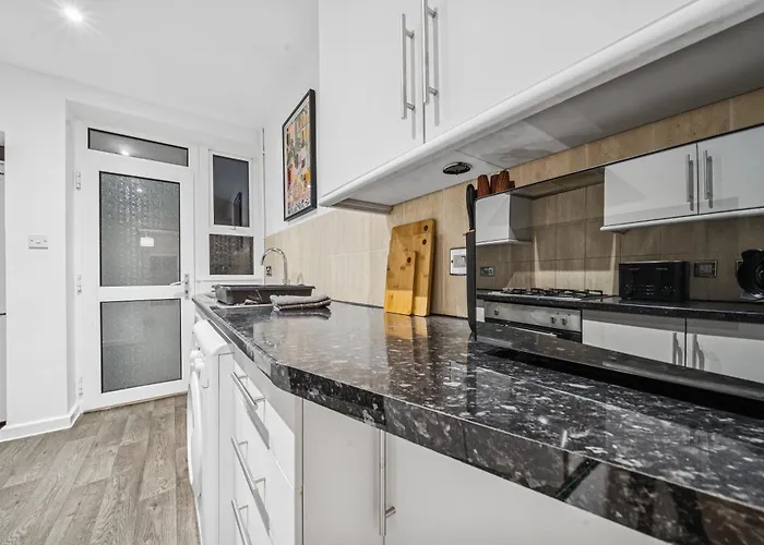 Elegant Redhill Drive Retreat Near Eastville Park 4 Bedroom By Altoluxo Short Lets & Serviced Apartamento *