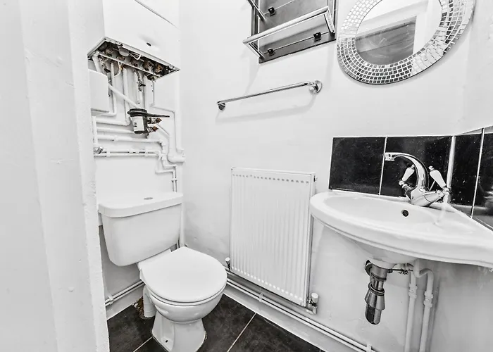 Apartamento Elegant Redhill Drive Retreat Near Eastville Park 4 Bedroom By Altoluxo Short Lets & Serviced *